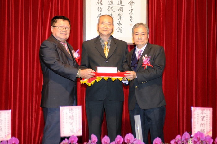 Chairman_a5924_0.jpg Chairman_a5924_0.jpg