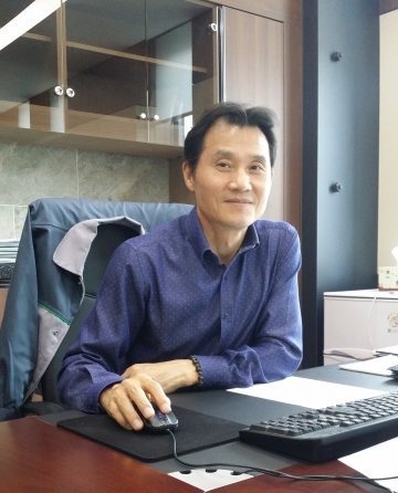 South_Korean_a5425_0.jpg South_Korean_a5425_0.jpg