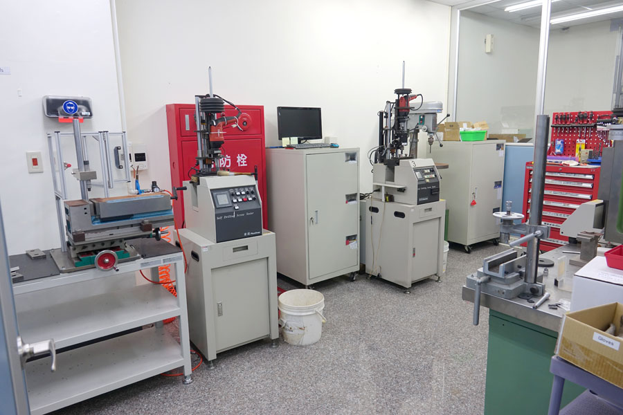 Specifically_Laboratory_a6545_0.jpg