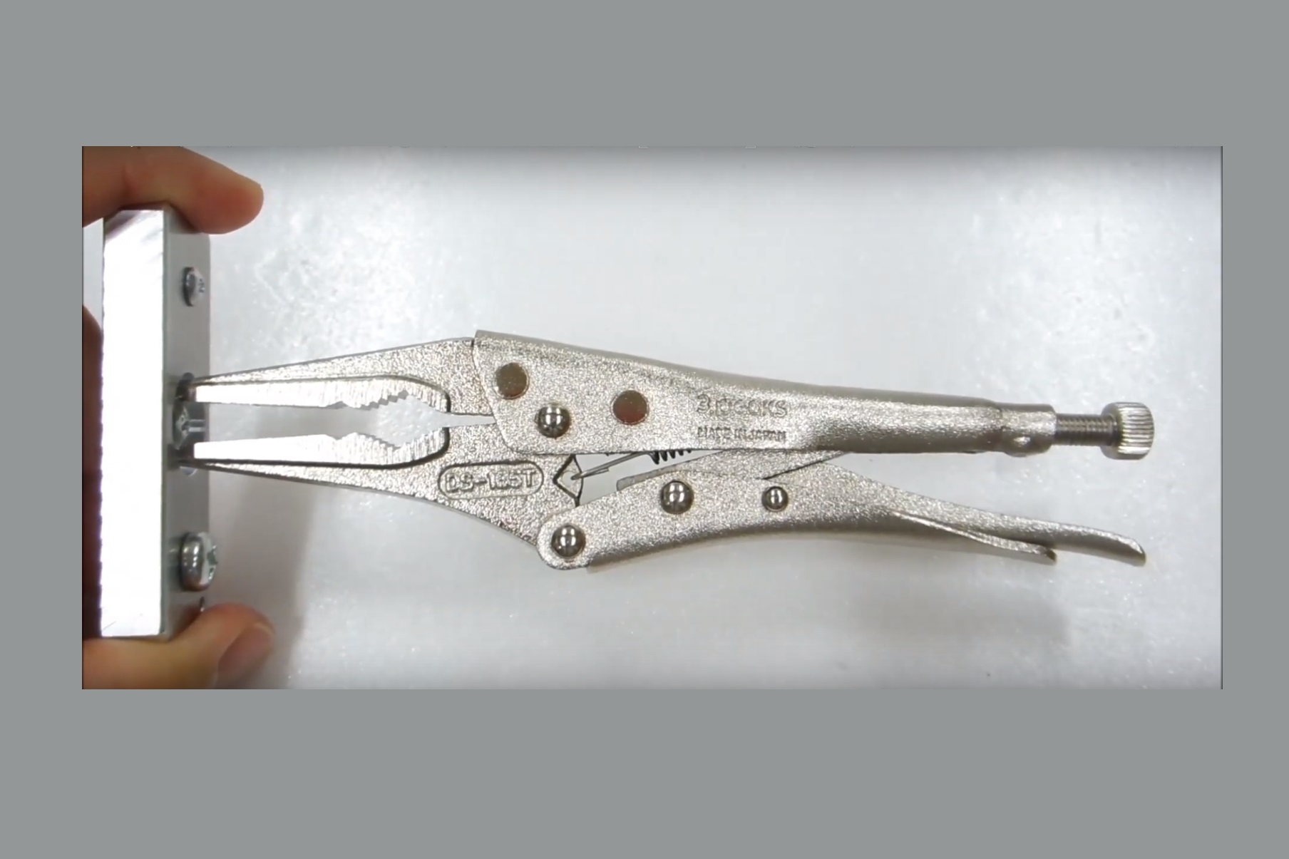 THREE_PEAKS_Truss_Head_Screw_Vise_7093_0.jpg THREE_PEAKS_Truss_Head_Screw_Vise_7093_0.jpg