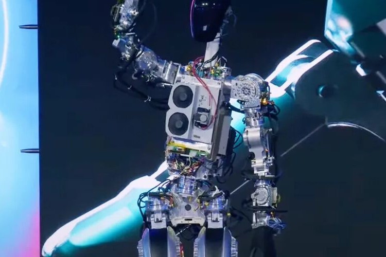 Tesla_humanoid_robot_Optimus_screw_fastening_8126_0.jpg Tesla_humanoid_robot_Optimus_screw_fastening_8126_0.jpg