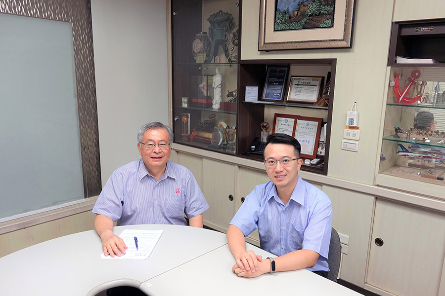 anchor_fasteners_GM_Hector_Chu_and_executive_vice_GM_Johnson_Chang_7565_0.jpg