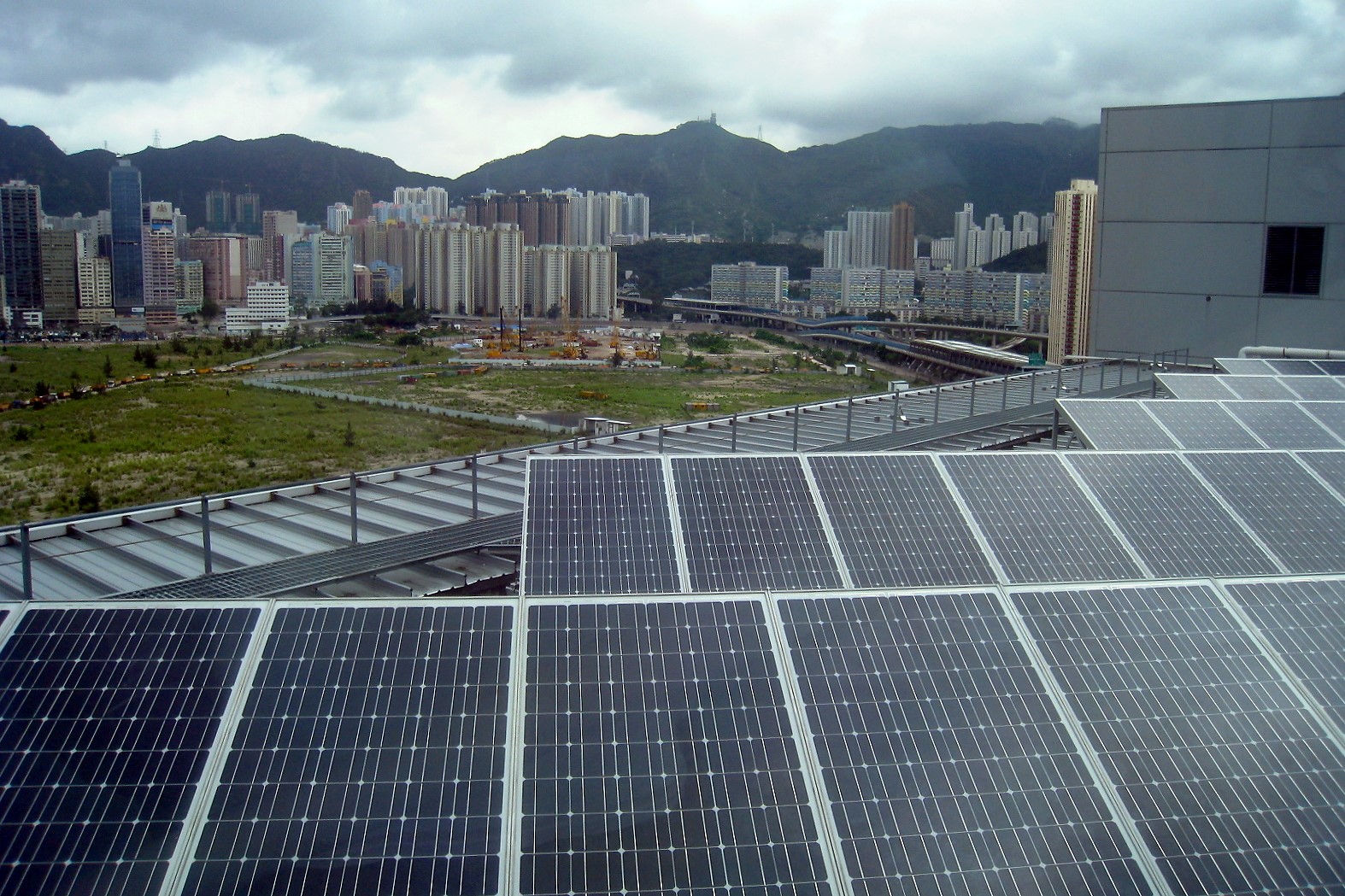 executive_yuan_solar_panel_roof_taiwan_8181_0.jpg executive_yuan_solar_panel_roof_taiwan_8181_0.jpg