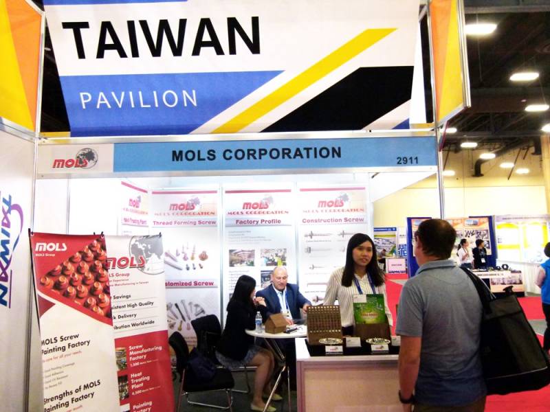 International-Fastener-Expo-Mols.jpg