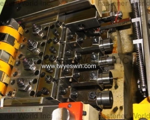 Bolt forming machine(YESWIN MACHINERY CO., LTD.)