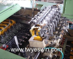 Bolt forming machine(YESWIN MACHINERY CO., LTD.)